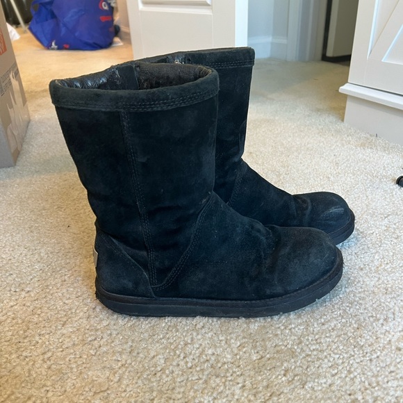 UGG shorty black boots size 7 - Picture 2 of 3